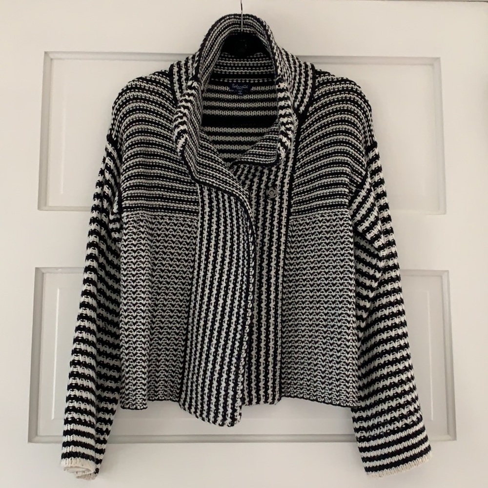 Splendid Anthropologie wool blend heavy cardigan in black & white pattern.
